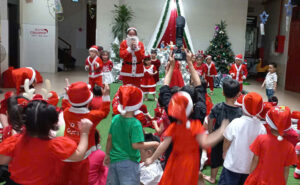 Noël à l’école maternelle des Sœurs de Monteils, à Thu Duc – Vietnam